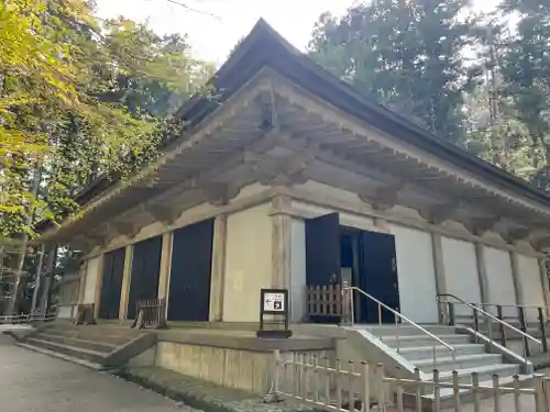 中尊寺の本殿・本堂