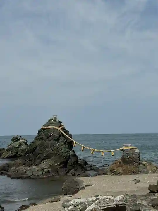 二見興玉神社の{uncategorized: "未分類", other: "その他", undefined: "問題あり", building: "その他建物", grave: "お墓", sacred_gate: "鳥居", guardian: "狛犬", statue: "像", buddha: "仏像", history: "歴史", nature: "自然", garden: "庭園", animal: "動物", pagoda: "塔", temizu: "手水舎", mountain_gate: "山門・神門", sanctuary: "本殿・本堂", subordinate: "末社・摂社", art: "芸術", scenery: "景色", jizo: "地蔵", ema: "絵馬", goshuin: "御朱印", omikuji: "おみくじ", items: "授与品その他", amulet: "お守り", goshuincho: "御朱印帳", eats: "食事", festival: "お祭り", votive_dance: "神楽", shichigosan: "七五三参", wedding: "結婚式", experience: "体験その他", initially: "初詣", around: "周辺", anti_infection: "感染症対策"}