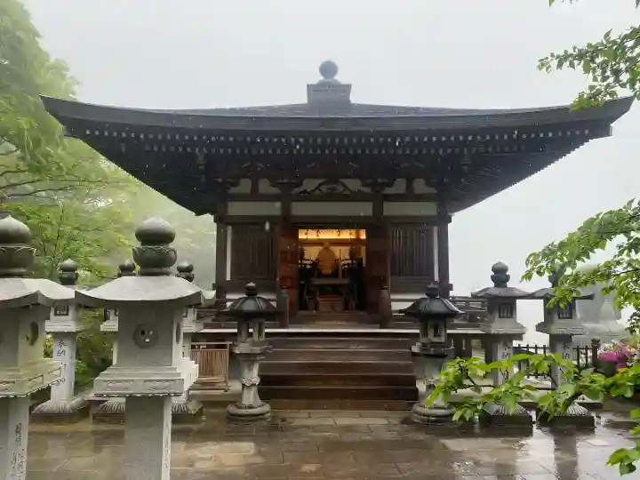 南法華寺(壷阪寺)の{uncategorized: "未分類", other: "その他", undefined: "問題あり", building: "その他建物", grave: "お墓", sacred_gate: "鳥居", guardian: "狛犬", statue: "像", buddha: "仏像", history: "歴史", nature: "自然", garden: "庭園", animal: "動物", pagoda: "塔", temizu: "手水舎", mountain_gate: "山門・神門", sanctuary: "本殿・本堂", subordinate: "末社・摂社", art: "芸術", scenery: "景色", jizo: "地蔵", ema: "絵馬", goshuin: "御朱印", omikuji: "おみくじ", items: "授与品その他", amulet: "お守り", goshuincho: "御朱印帳", eats: "食事", festival: "お祭り", votive_dance: "神楽", shichigosan: "七五三参", wedding: "結婚式", experience: "体験その他", initially: "初詣", around: "周辺", anti_infection: "感染症対策"}