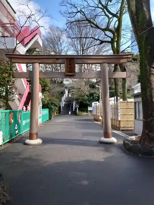 東郷神社の鳥居
