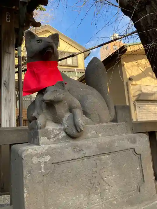 被官稲荷神社の狛犬