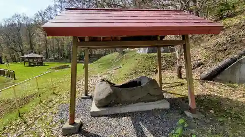 滝里神社の手水舎