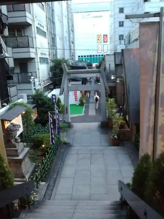 烏森神社の鳥居