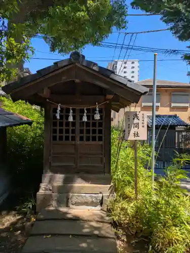 鳩ヶ谷氷川神社の{uncategorized: "未分類", other: "その他", undefined: "問題あり", building: "その他建物", grave: "お墓", sacred_gate: "鳥居", guardian: "狛犬", statue: "像", buddha: "仏像", history: "歴史", nature: "自然", garden: "庭園", animal: "動物", pagoda: "塔", temizu: "手水舎", mountain_gate: "山門・神門", sanctuary: "本殿・本堂", subordinate: "末社・摂社", art: "芸術", scenery: "景色", jizo: "地蔵", ema: "絵馬", goshuin: "御朱印", omikuji: "おみくじ", items: "授与品その他", amulet: "お守り", goshuincho: "御朱印帳", eats: "食事", festival: "お祭り", votive_dance: "神楽", shichigosan: "七五三参", wedding: "結婚式", experience: "体験その他", initially: "初詣", around: "周辺", anti_infection: "感染症対策"}