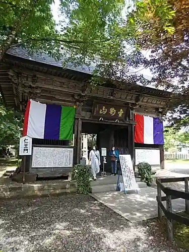 如法寺（鳥追観音）の山門