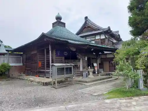 種間寺の本殿