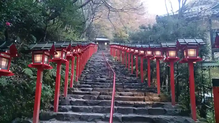 貴船神社の{uncategorized: "未分類", other: "その他", undefined: "問題あり", building: "その他建物", grave: "お墓", sacred_gate: "鳥居", guardian: "狛犬", statue: "像", buddha: "仏像", history: "歴史", nature: "自然", garden: "庭園", animal: "動物", pagoda: "塔", temizu: "手水舎", mountain_gate: "山門・神門", sanctuary: "本殿・本堂", subordinate: "末社・摂社", art: "芸術", scenery: "景色", jizo: "地蔵", ema: "絵馬", goshuin: "御朱印", omikuji: "おみくじ", items: "授与品その他", amulet: "お守り", goshuincho: "御朱印帳", eats: "食事", festival: "お祭り", votive_dance: "神楽", shichigosan: "七五三参", wedding: "結婚式", experience: "体験その他", initially: "初詣", around: "周辺", anti_infection: "感染症対策"}