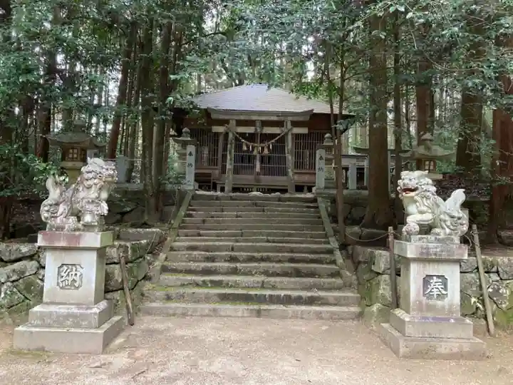 諏訪神社の狛犬