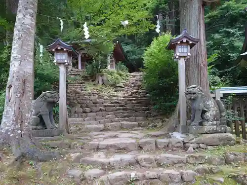 真山神社の建物その他