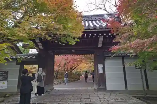 龍安寺の山門