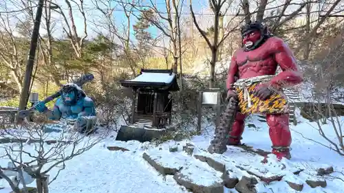 湯澤神社の像