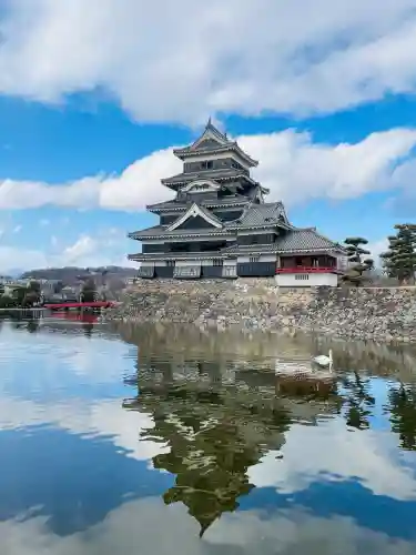 四柱神社の{uncategorized: "未分類", other: "その他", undefined: "問題あり", building: "その他建物", grave: "お墓", sacred_gate: "鳥居", guardian: "狛犬", statue: "像", buddha: "仏像", history: "歴史", nature: "自然", garden: "庭園", animal: "動物", pagoda: "塔", temizu: "手水舎", mountain_gate: "山門・神門", sanctuary: "本殿・本堂", subordinate: "末社・摂社", art: "芸術", scenery: "景色", jizo: "地蔵", ema: "絵馬", goshuin: "御朱印", omikuji: "おみくじ", items: "授与品その他", amulet: "お守り", goshuincho: "御朱印帳", eats: "食事", festival: "お祭り", votive_dance: "神楽", shichigosan: "七五三参", wedding: "結婚式", experience: "体験その他", initially: "初詣", around: "周辺", anti_infection: "感染症対策"}
