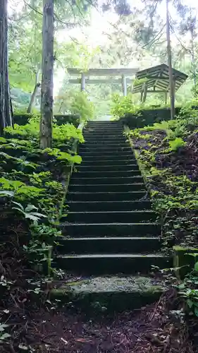 修那羅山安宮神社の鳥居