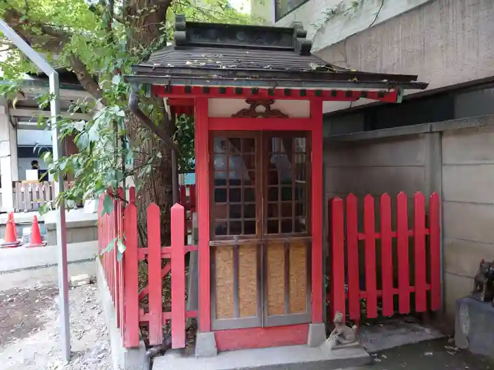 銀杏岡八幡神社の末社・摂社