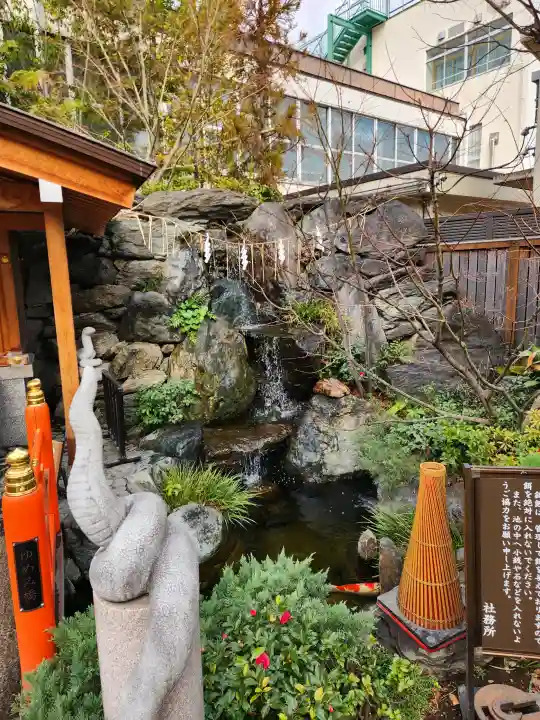 蛇窪神社の{uncategorized: "未分類", other: "その他", undefined: "問題あり", building: "その他建物", grave: "お墓", sacred_gate: "鳥居", guardian: "狛犬", statue: "像", buddha: "仏像", history: "歴史", nature: "自然", garden: "庭園", animal: "動物", pagoda: "塔", temizu: "手水舎", mountain_gate: "山門・神門", sanctuary: "本殿・本堂", subordinate: "末社・摂社", art: "芸術", scenery: "景色", jizo: "地蔵", ema: "絵馬", goshuin: "御朱印", omikuji: "おみくじ", items: "授与品その他", amulet: "お守り", goshuincho: "御朱印帳", eats: "食事", festival: "お祭り", votive_dance: "神楽", shichigosan: "七五三参", wedding: "結婚式", experience: "体験その他", initially: "初詣", around: "周辺", anti_infection: "感染症対策"}