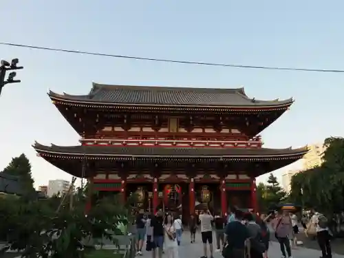 浅草寺の山門・神門