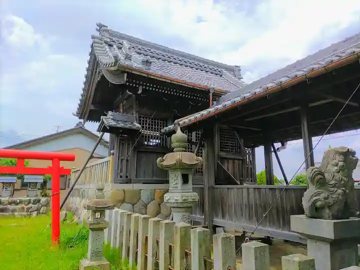 八劔社(中三宅)の本殿・本堂