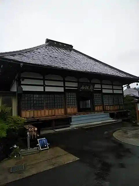 来迎寺の本殿・本堂