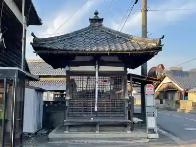 観音堂(川守)の{uncategorized: "未分類", other: "その他", undefined: "問題あり", building: "その他建物", grave: "お墓", sacred_gate: "鳥居", guardian: "狛犬", statue: "像", buddha: "仏像", history: "歴史", nature: "自然", garden: "庭園", animal: "動物", pagoda: "塔", temizu: "手水舎", mountain_gate: "山門・神門", sanctuary: "本殿・本堂", subordinate: "末社・摂社", art: "芸術", scenery: "景色", jizo: "地蔵", ema: "絵馬", goshuin: "御朱印", omikuji: "おみくじ", items: "授与品その他", amulet: "お守り", goshuincho: "御朱印帳", eats: "食事", festival: "お祭り", votive_dance: "神楽", shichigosan: "七五三参", wedding: "結婚式", experience: "体験その他", initially: "初詣", around: "周辺", anti_infection: "感染症対策"}