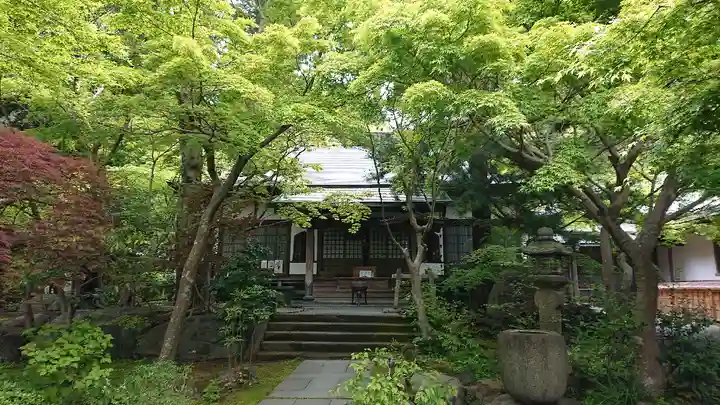 覚園寺の本殿・本堂