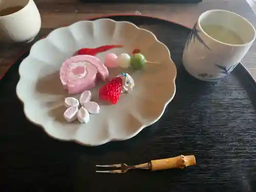 柳谷観音　楊谷寺の{uncategorized: "未分類", other: "その他", undefined: "問題あり", building: "その他建物", grave: "お墓", sacred_gate: "鳥居", guardian: "狛犬", statue: "像", buddha: "仏像", history: "歴史", nature: "自然", garden: "庭園", animal: "動物", pagoda: "塔", temizu: "手水舎", mountain_gate: "山門・神門", sanctuary: "本殿・本堂", subordinate: "末社・摂社", art: "芸術", scenery: "景色", jizo: "地蔵", ema: "絵馬", goshuin: "御朱印", omikuji: "おみくじ", items: "授与品その他", amulet: "お守り", goshuincho: "御朱印帳", eats: "食事", festival: "お祭り", votive_dance: "神楽", shichigosan: "七五三参", wedding: "結婚式", experience: "体験その他", initially: "初詣", around: "周辺", anti_infection: "感染症対策"}