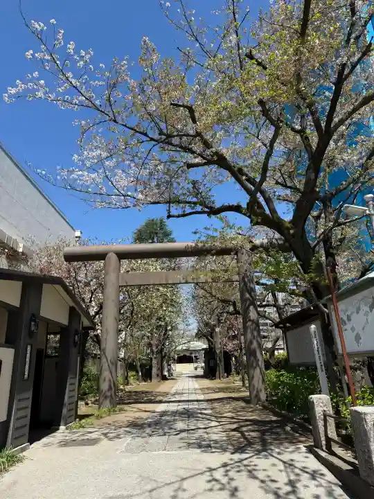 亀戸香取神社の{uncategorized: "未分類", other: "その他", undefined: "問題あり", building: "その他建物", grave: "お墓", sacred_gate: "鳥居", guardian: "狛犬", statue: "像", buddha: "仏像", history: "歴史", nature: "自然", garden: "庭園", animal: "動物", pagoda: "塔", temizu: "手水舎", mountain_gate: "山門・神門", sanctuary: "本殿・本堂", subordinate: "末社・摂社", art: "芸術", scenery: "景色", jizo: "地蔵", ema: "絵馬", goshuin: "御朱印", omikuji: "おみくじ", items: "授与品その他", amulet: "お守り", goshuincho: "御朱印帳", eats: "食事", festival: "お祭り", votive_dance: "神楽", shichigosan: "七五三参", wedding: "結婚式", experience: "体験その他", initially: "初詣", around: "周辺", anti_infection: "感染症対策"}