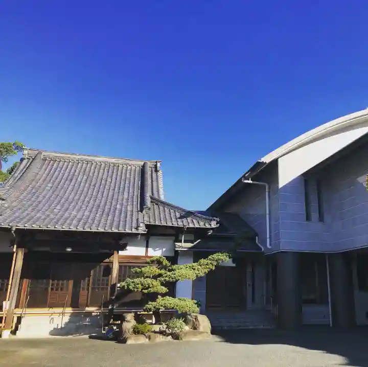 信行寺の本殿・本堂