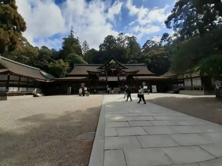 大神神社の{uncategorized: "未分類", other: "その他", undefined: "問題あり", building: "その他建物", grave: "お墓", sacred_gate: "鳥居", guardian: "狛犬", statue: "像", buddha: "仏像", history: "歴史", nature: "自然", garden: "庭園", animal: "動物", pagoda: "塔", temizu: "手水舎", mountain_gate: "山門・神門", sanctuary: "本殿・本堂", subordinate: "末社・摂社", art: "芸術", scenery: "景色", jizo: "地蔵", ema: "絵馬", goshuin: "御朱印", omikuji: "おみくじ", items: "授与品その他", amulet: "お守り", goshuincho: "御朱印帳", eats: "食事", festival: "お祭り", votive_dance: "神楽", shichigosan: "七五三参", wedding: "結婚式", experience: "体験その他", initially: "初詣", around: "周辺", anti_infection: "感染症対策"}