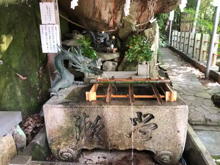 阿賀神社の手水舎