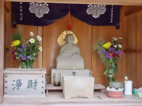 醫王山神宮寺の像