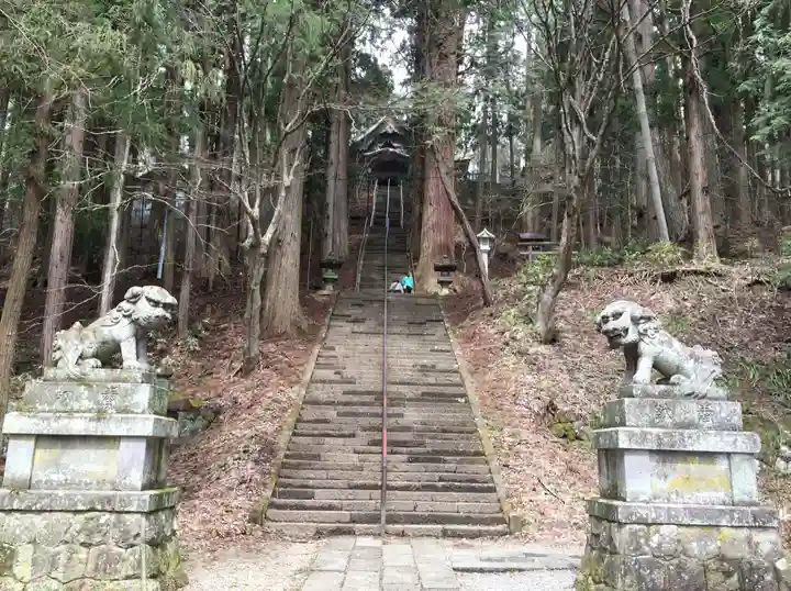 戸隠神社宝光社の狛犬
