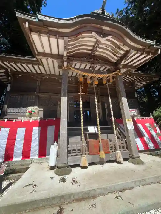 鷲子山上神社の{uncategorized: "未分類", other: "その他", undefined: "問題あり", building: "その他建物", grave: "お墓", sacred_gate: "鳥居", guardian: "狛犬", statue: "像", buddha: "仏像", history: "歴史", nature: "自然", garden: "庭園", animal: "動物", pagoda: "塔", temizu: "手水舎", mountain_gate: "山門・神門", sanctuary: "本殿・本堂", subordinate: "末社・摂社", art: "芸術", scenery: "景色", jizo: "地蔵", ema: "絵馬", goshuin: "御朱印", omikuji: "おみくじ", items: "授与品その他", amulet: "お守り", goshuincho: "御朱印帳", eats: "食事", festival: "お祭り", votive_dance: "神楽", shichigosan: "七五三参", wedding: "結婚式", experience: "体験その他", initially: "初詣", around: "周辺", anti_infection: "感染症対策"}
