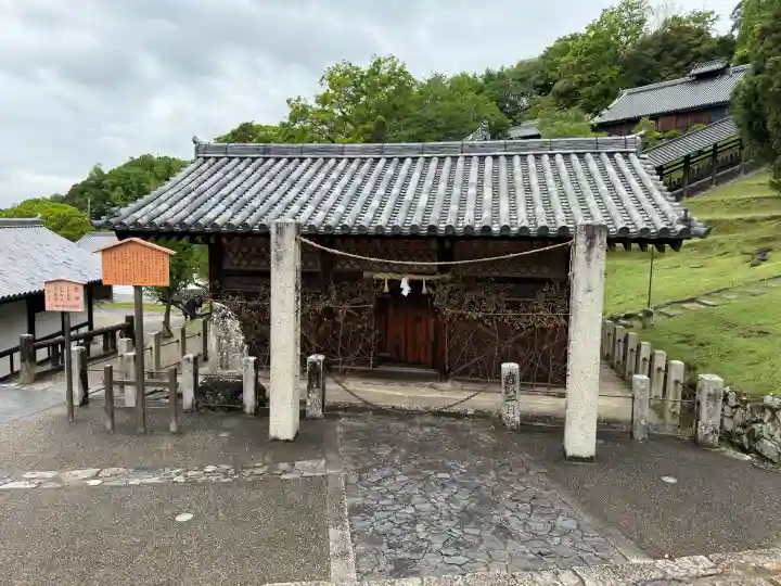 東大寺の{uncategorized: "未分類", other: "その他", undefined: "問題あり", building: "その他建物", grave: "お墓", sacred_gate: "鳥居", guardian: "狛犬", statue: "像", buddha: "仏像", history: "歴史", nature: "自然", garden: "庭園", animal: "動物", pagoda: "塔", temizu: "手水舎", mountain_gate: "山門・神門", sanctuary: "本殿・本堂", subordinate: "末社・摂社", art: "芸術", scenery: "景色", jizo: "地蔵", ema: "絵馬", goshuin: "御朱印", omikuji: "おみくじ", items: "授与品その他", amulet: "お守り", goshuincho: "御朱印帳", eats: "食事", festival: "お祭り", votive_dance: "神楽", shichigosan: "七五三参", wedding: "結婚式", experience: "体験その他", initially: "初詣", around: "周辺", anti_infection: "感染症対策"}