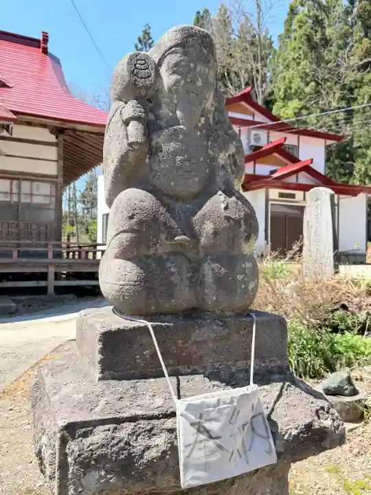 奥富士出雲神社の{uncategorized: "未分類", other: "その他", undefined: "問題あり", building: "その他建物", grave: "お墓", sacred_gate: "鳥居", guardian: "狛犬", statue: "像", buddha: "仏像", history: "歴史", nature: "自然", garden: "庭園", animal: "動物", pagoda: "塔", temizu: "手水舎", mountain_gate: "山門・神門", sanctuary: "本殿・本堂", subordinate: "末社・摂社", art: "芸術", scenery: "景色", jizo: "地蔵", ema: "絵馬", goshuin: "御朱印", omikuji: "おみくじ", items: "授与品その他", amulet: "お守り", goshuincho: "御朱印帳", eats: "食事", festival: "お祭り", votive_dance: "神楽", shichigosan: "七五三参", wedding: "結婚式", experience: "体験その他", initially: "初詣", around: "周辺", anti_infection: "感染症対策"}