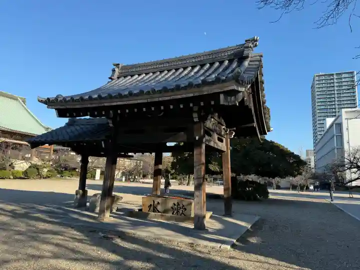 真宗大谷派名古屋別院の{uncategorized: "未分類", other: "その他", undefined: "問題あり", building: "その他建物", grave: "お墓", sacred_gate: "鳥居", guardian: "狛犬", statue: "像", buddha: "仏像", history: "歴史", nature: "自然", garden: "庭園", animal: "動物", pagoda: "塔", temizu: "手水舎", mountain_gate: "山門・神門", sanctuary: "本殿・本堂", subordinate: "末社・摂社", art: "芸術", scenery: "景色", jizo: "地蔵", ema: "絵馬", goshuin: "御朱印", omikuji: "おみくじ", items: "授与品その他", amulet: "お守り", goshuincho: "御朱印帳", eats: "食事", festival: "お祭り", votive_dance: "神楽", shichigosan: "七五三参", wedding: "結婚式", experience: "体験その他", initially: "初詣", around: "周辺", anti_infection: "感染症対策"}