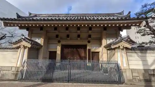 政秀寺の山門