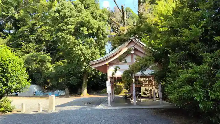 宇治神社の庭園