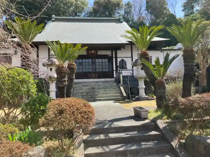 盛徳寺の{uncategorized: "未分類", other: "その他", undefined: "問題あり", building: "その他建物", grave: "お墓", sacred_gate: "鳥居", guardian: "狛犬", statue: "像", buddha: "仏像", history: "歴史", nature: "自然", garden: "庭園", animal: "動物", pagoda: "塔", temizu: "手水舎", mountain_gate: "山門・神門", sanctuary: "本殿・本堂", subordinate: "末社・摂社", art: "芸術", scenery: "景色", jizo: "地蔵", ema: "絵馬", goshuin: "御朱印", omikuji: "おみくじ", items: "授与品その他", amulet: "お守り", goshuincho: "御朱印帳", eats: "食事", festival: "お祭り", votive_dance: "神楽", shichigosan: "七五三参", wedding: "結婚式", experience: "体験その他", initially: "初詣", around: "周辺", anti_infection: "感染症対策"}