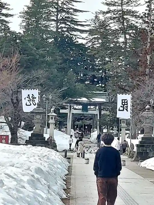 上杉神社の{uncategorized: "未分類", other: "その他", undefined: "問題あり", building: "その他建物", grave: "お墓", sacred_gate: "鳥居", guardian: "狛犬", statue: "像", buddha: "仏像", history: "歴史", nature: "自然", garden: "庭園", animal: "動物", pagoda: "塔", temizu: "手水舎", mountain_gate: "山門・神門", sanctuary: "本殿・本堂", subordinate: "末社・摂社", art: "芸術", scenery: "景色", jizo: "地蔵", ema: "絵馬", goshuin: "御朱印", omikuji: "おみくじ", items: "授与品その他", amulet: "お守り", goshuincho: "御朱印帳", eats: "食事", festival: "お祭り", votive_dance: "神楽", shichigosan: "七五三参", wedding: "結婚式", experience: "体験その他", initially: "初詣", around: "周辺", anti_infection: "感染症対策"}