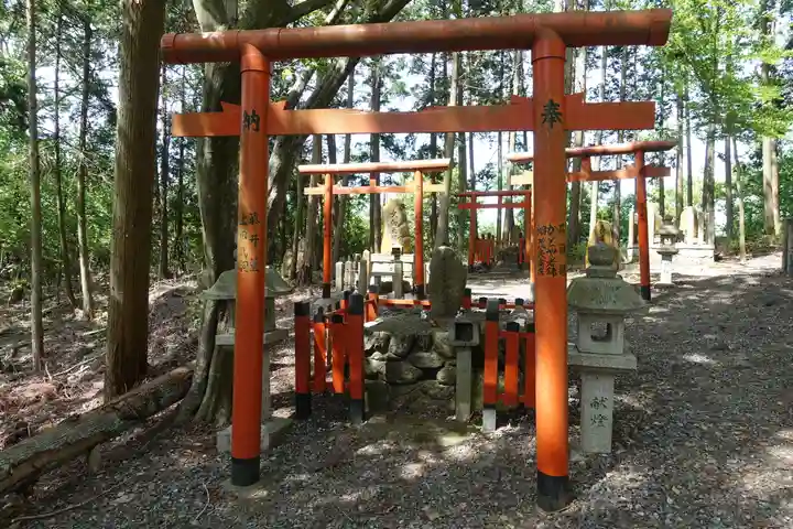 磐栄稲荷宮の末社・摂社