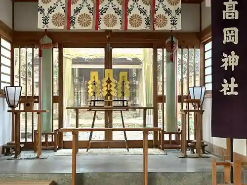 高岡神社の本殿・本堂