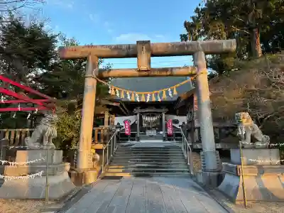 鳥屋神社の{uncategorized: "未分類", other: "その他", undefined: "問題あり", building: "その他建物", grave: "お墓", sacred_gate: "鳥居", guardian: "狛犬", statue: "像", buddha: "仏像", history: "歴史", nature: "自然", garden: "庭園", animal: "動物", pagoda: "塔", temizu: "手水舎", mountain_gate: "山門・神門", sanctuary: "本殿・本堂", subordinate: "末社・摂社", art: "芸術", scenery: "景色", jizo: "地蔵", ema: "絵馬", goshuin: "御朱印", omikuji: "おみくじ", items: "授与品その他", amulet: "お守り", goshuincho: "御朱印帳", eats: "食事", festival: "お祭り", votive_dance: "神楽", shichigosan: "七五三参", wedding: "結婚式", experience: "体験その他", initially: "初詣", around: "周辺", anti_infection: "感染症対策"}