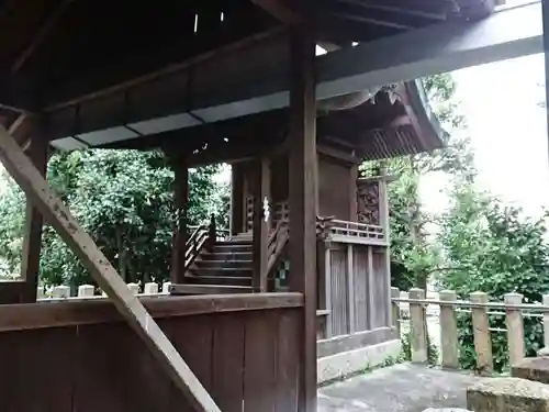 県明神社の本殿・本堂