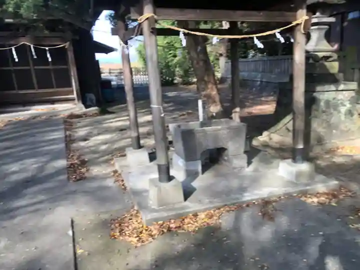 今城青坂稲実池上神社の手水舎