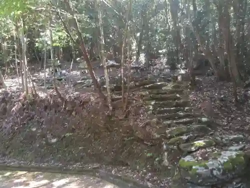 遠貴神社の建物その他