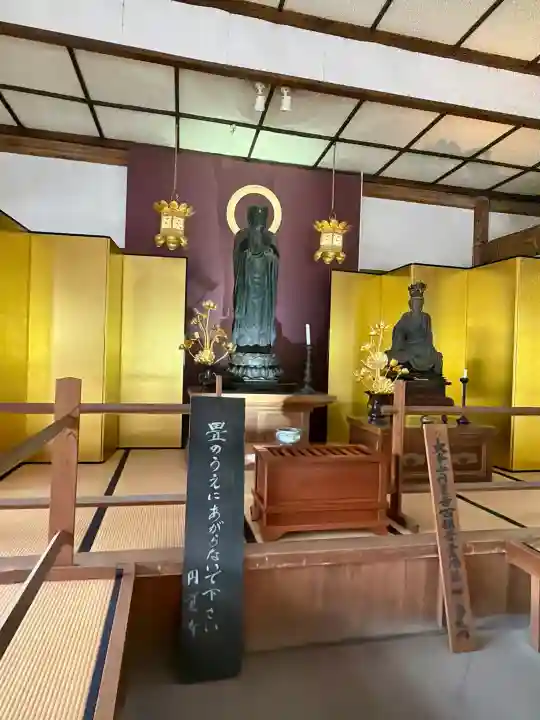円覚寺の{uncategorized: "未分類", other: "その他", undefined: "問題あり", building: "その他建物", grave: "お墓", sacred_gate: "鳥居", guardian: "狛犬", statue: "像", buddha: "仏像", history: "歴史", nature: "自然", garden: "庭園", animal: "動物", pagoda: "塔", temizu: "手水舎", mountain_gate: "山門・神門", sanctuary: "本殿・本堂", subordinate: "末社・摂社", art: "芸術", scenery: "景色", jizo: "地蔵", ema: "絵馬", goshuin: "御朱印", omikuji: "おみくじ", items: "授与品その他", amulet: "お守り", goshuincho: "御朱印帳", eats: "食事", festival: "お祭り", votive_dance: "神楽", shichigosan: "七五三参", wedding: "結婚式", experience: "体験その他", initially: "初詣", around: "周辺", anti_infection: "感染症対策"}