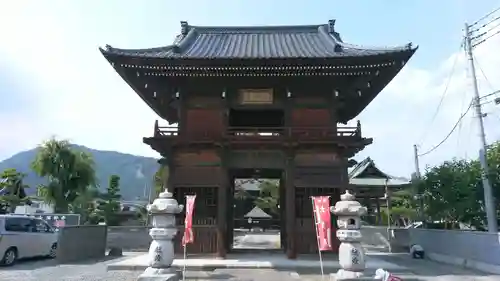 遠妙寺の山門