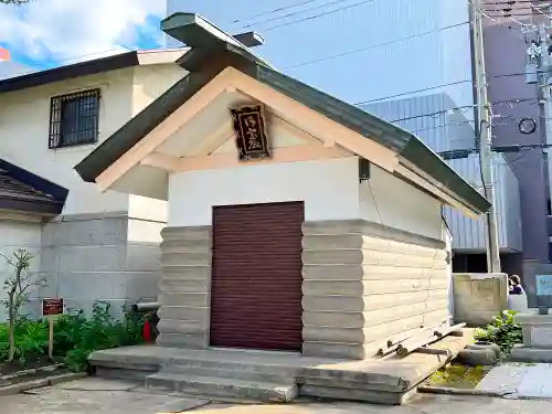 善知鳥神社の建物その他