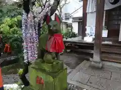 四谷於岩稲荷田宮神社の狛犬