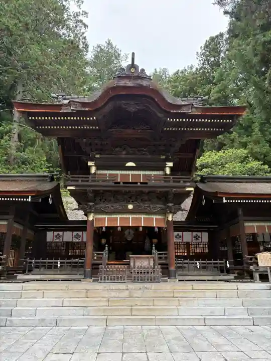 諏訪大社下社秋宮(長野県)